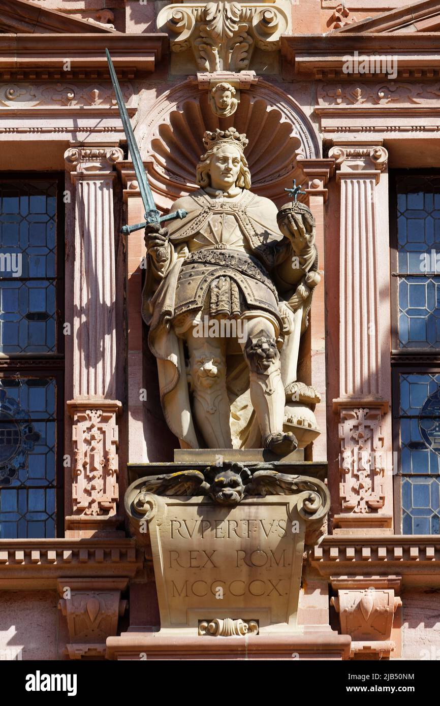 Skulptur von König Rupprecht, Pfalzgraf und Kurfürst, 1398, 1410, Schlosshof Friedrichsbau, erbaut 1601 bis 1607, Ancestral Gallery der Stockfoto