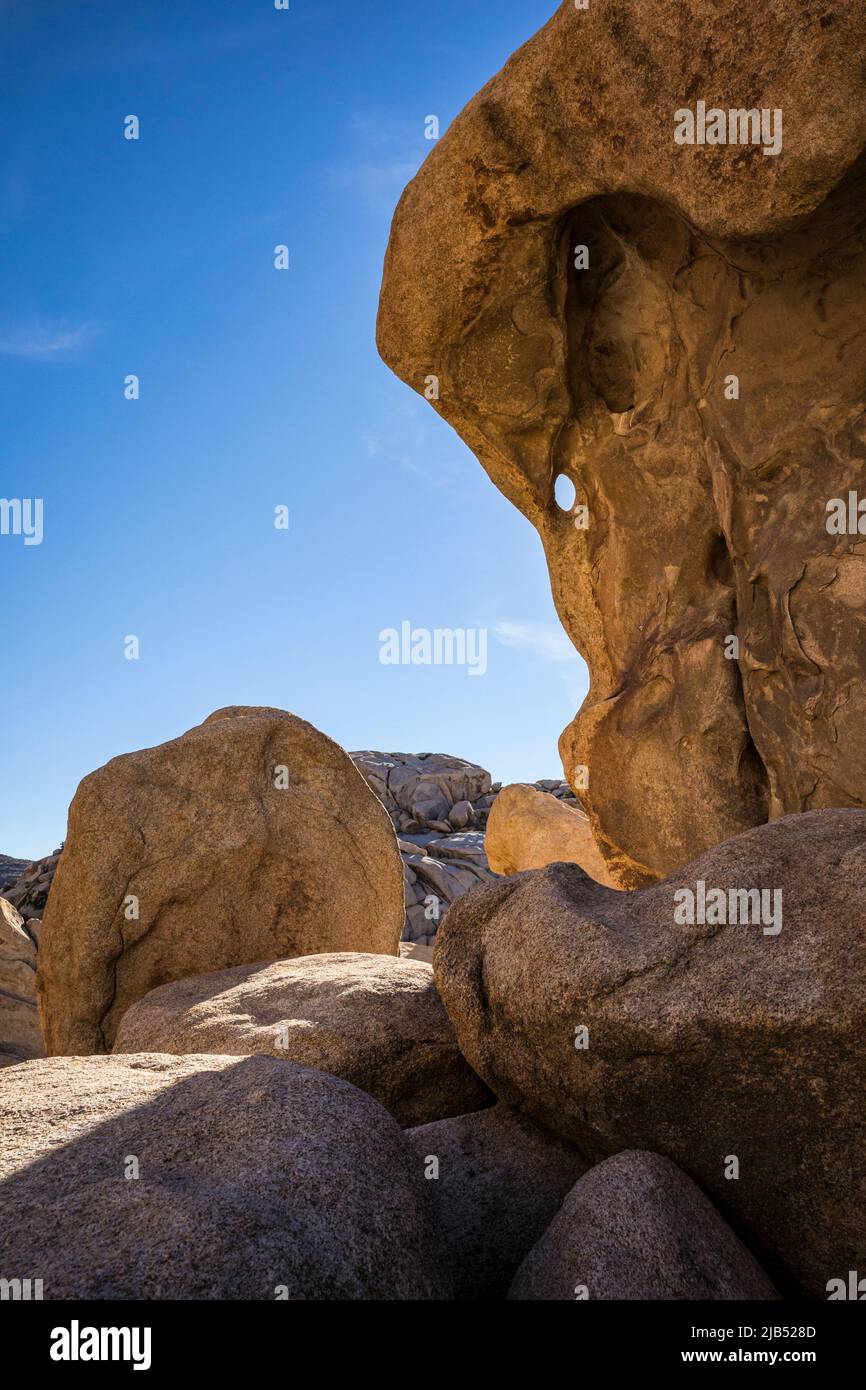 Felsformationen im Wonderland of Rocks, Joshua Tree National Park. Stockfoto