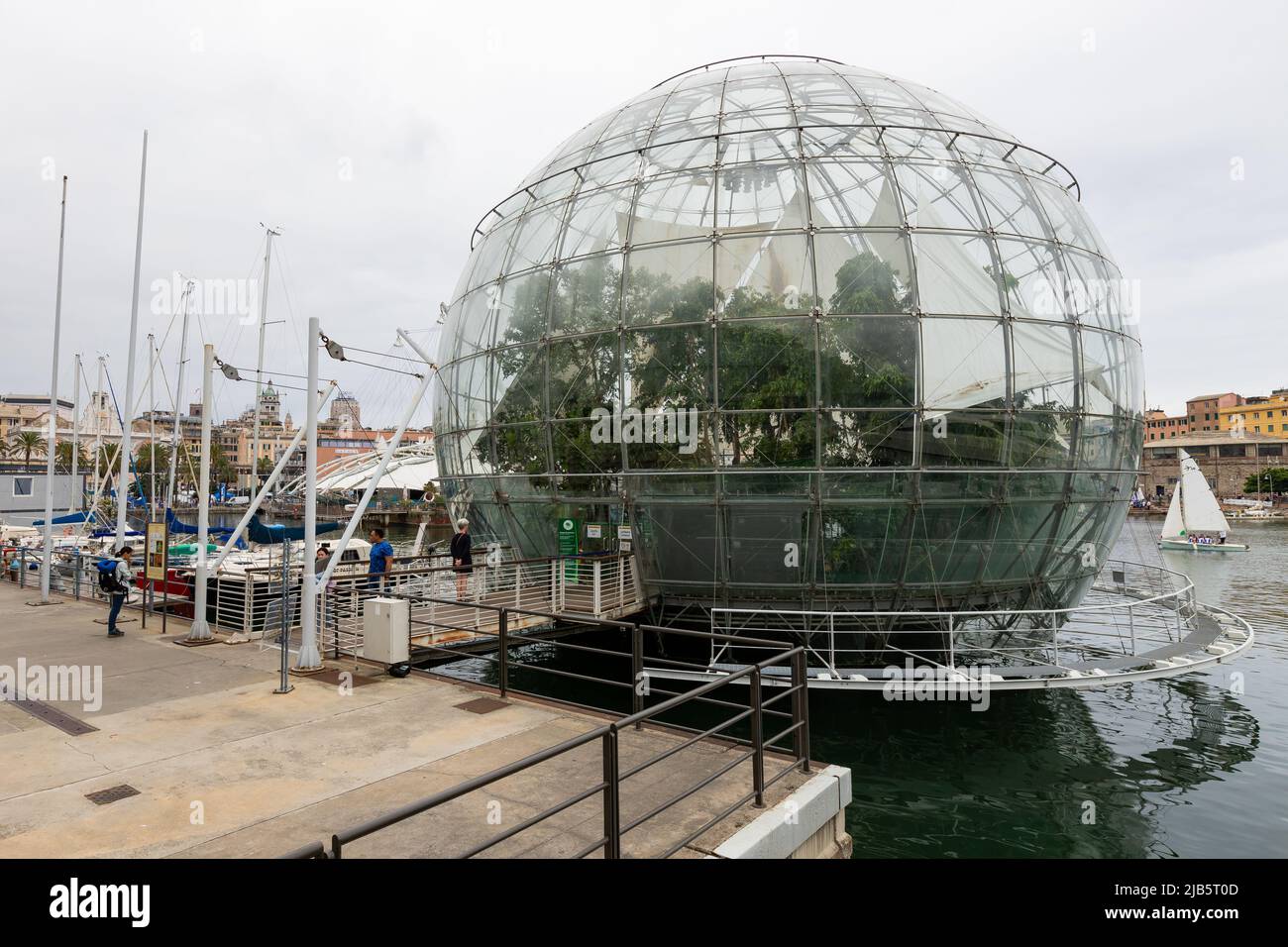 Die Biosfera, entworfen von Renzo Piano, im Hafen von Genua (Genua), Italien Stockfoto