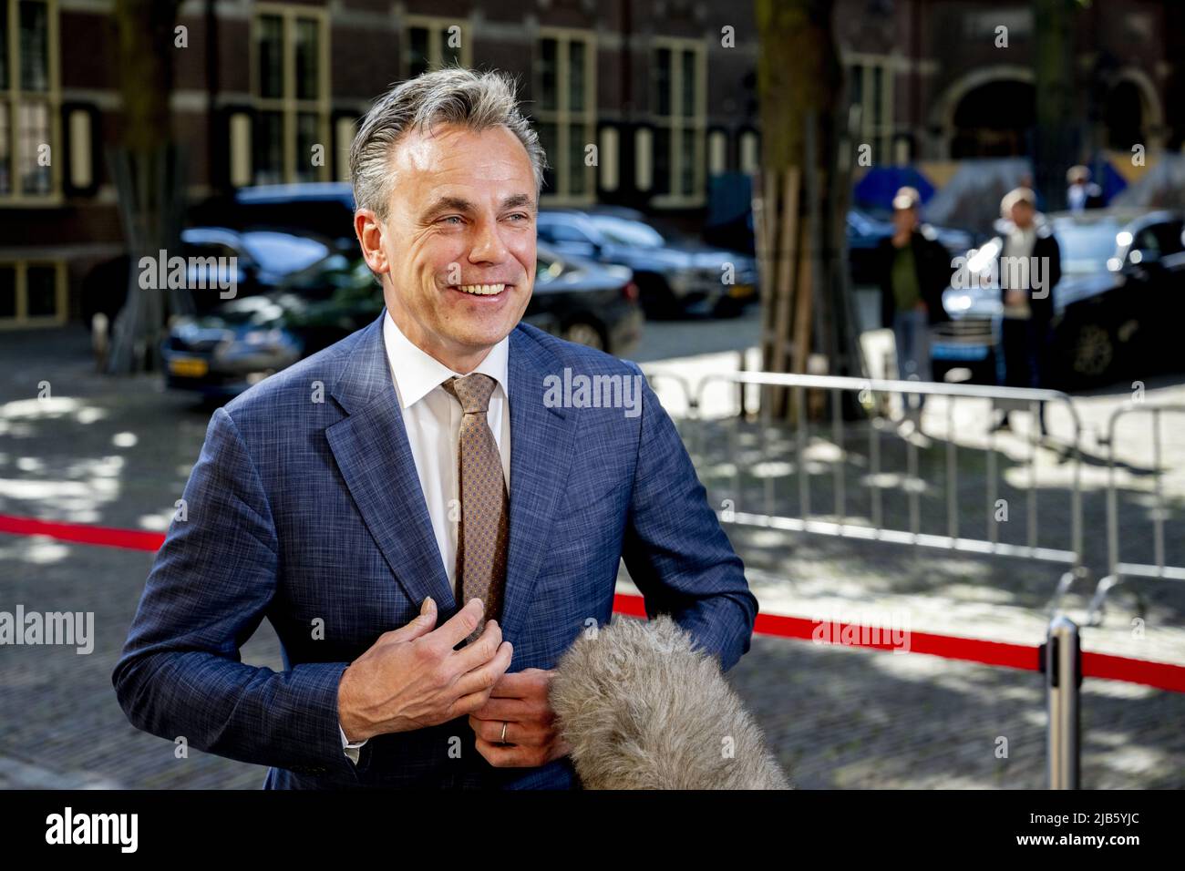 Den Haag, Niederlande. 3.. Juni 2022. 2022-06-03 10:04:26 DEN HAAG - Mark Harbers Minister für Infrastruktur und Wasserwirtschaft bei der Ankunft am Binnenhof für den wöchentlichen Ministerrat. ANP ROBIN UTRECHT netherlands Out - belgium Out Credit: ANP/Alamy Live News Stockfoto