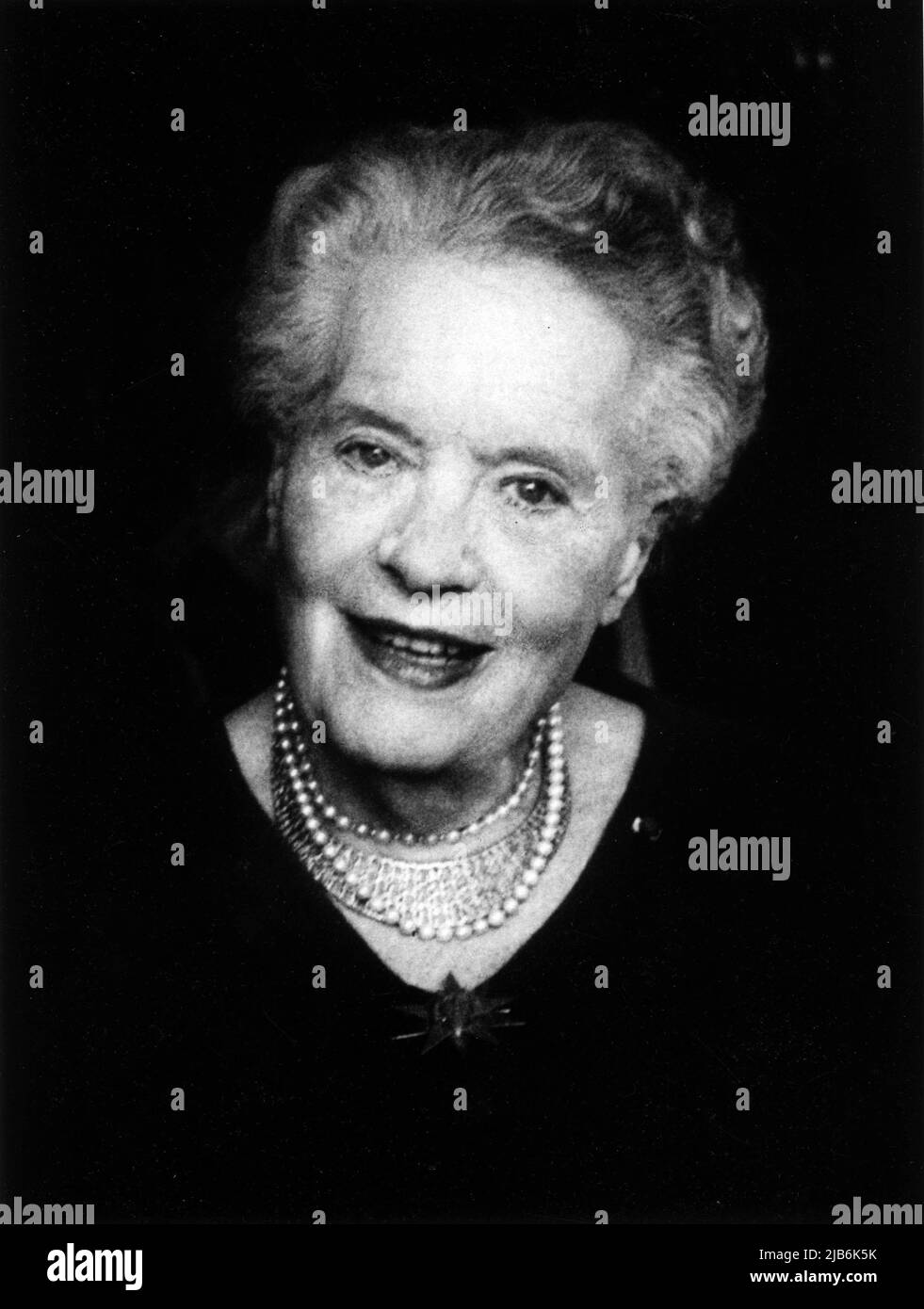 Portrait de la journaliste et ecrivain Louise Weiss (1893-1983) en 1977. ©Michele Brabo/Opale.photo Stockfoto