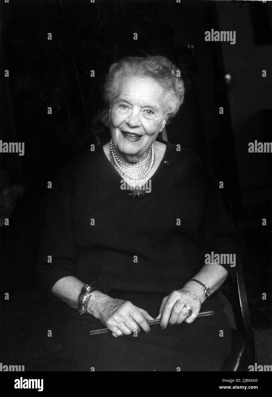 Portrait de la femme politique Louise Weiss (1893-1983) a Paris en 1977.©Michele Brabo/Opale.photo Stockfoto