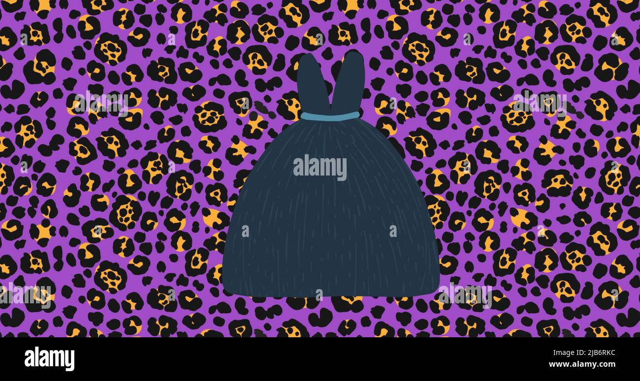 Digitales Bild von mehreren weiblichen Kleidsymbolen gegen Leopardendruck-Design auf lila Hintergrund Stockfoto