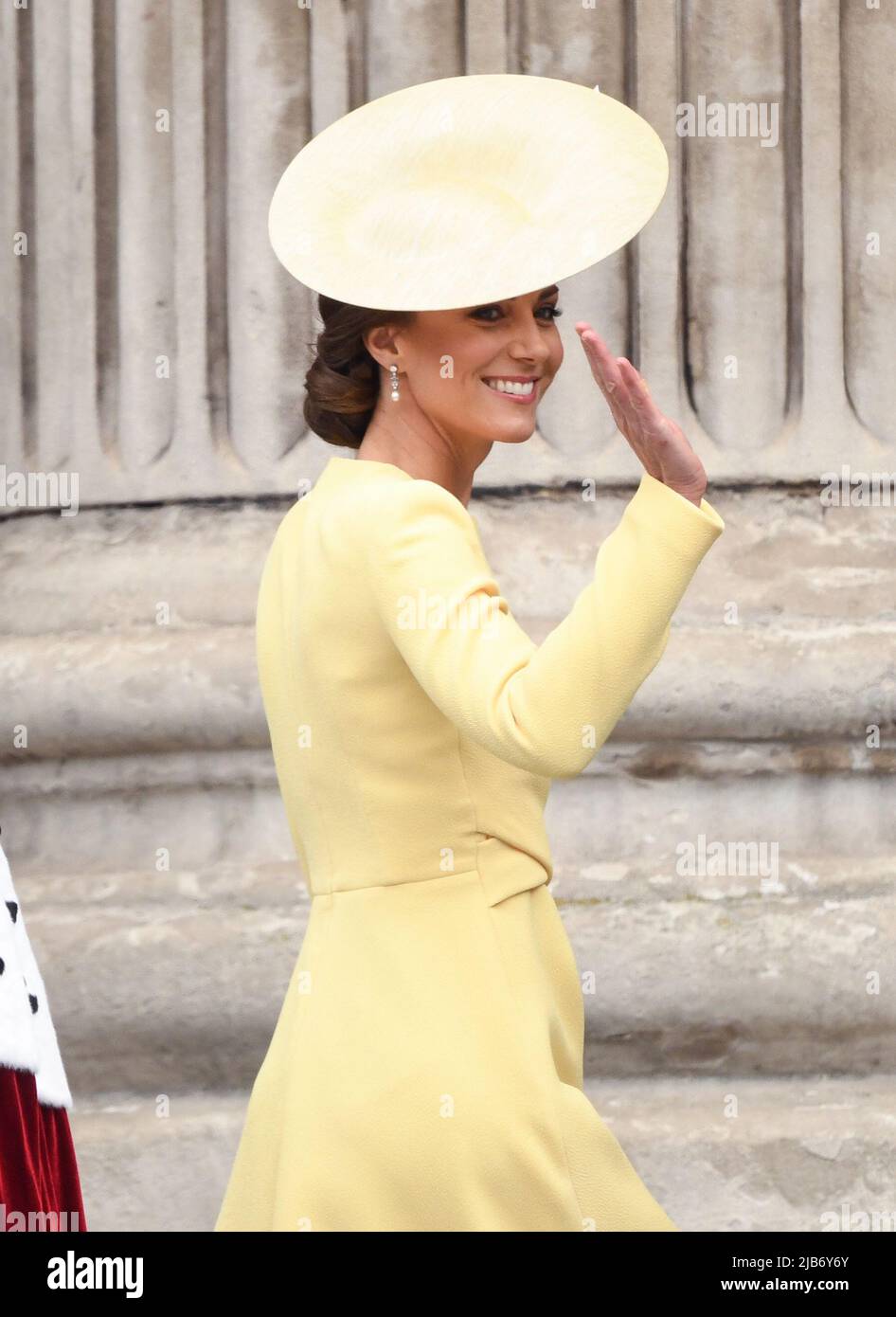 3.. Juni 2022. London, Großbritannien. Die Herzogin von Cambridge nimmt am Erntedankfest Teil, um das Platin-Jubiläum Ihrer Majestät der Königin zu feiern, Teil der Platin-Jubiläumsfeiern, St. PaulÕs Cathedral. Quelle: Doug Peters/EMPICS/Alamy Live News Stockfoto