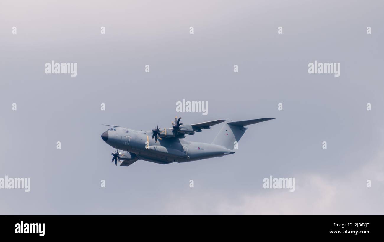 Die Flugzeuge der Royal Air Force fliegen während der Feier des britischen British Jubilee der Königin Elizabeth in London vorbei Stockfoto