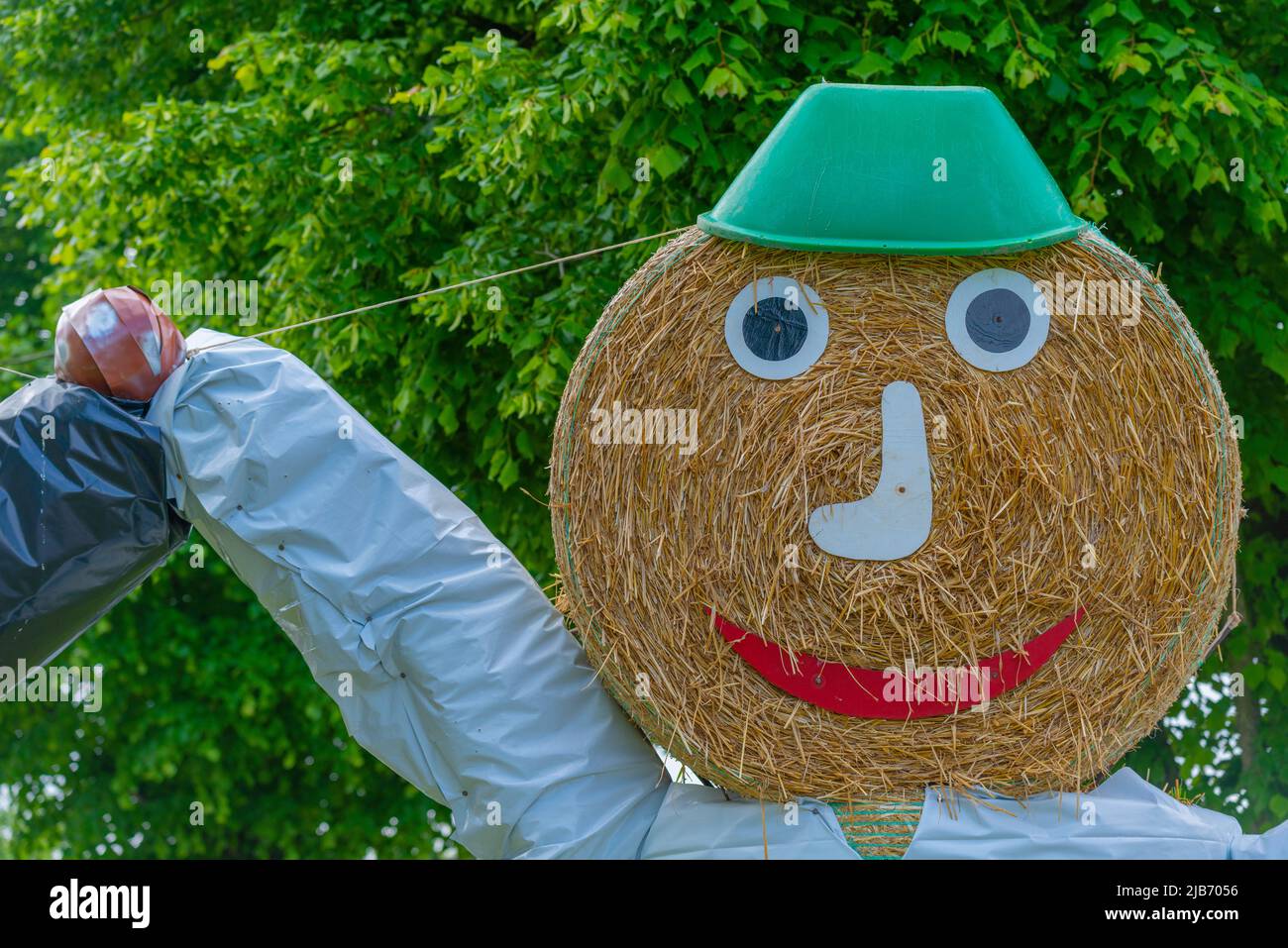 Willkommensfiguren, internationale Europameisterschaft 2022 in Boßeln oder Ballschießen in Süderhastedt Dithmarschen, Schleswig-Holstein, Norddeutschland Stockfoto