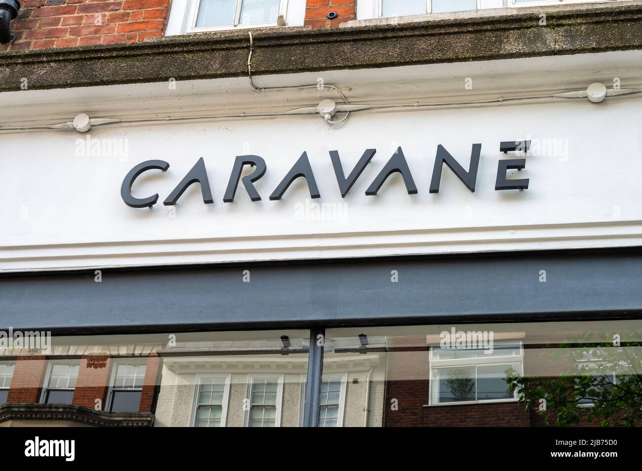 London, Großbritannien - 4. Mai 2022: Das Zeichen für den Dekoladen von Caravane-Wohnheimen in London Stockfoto