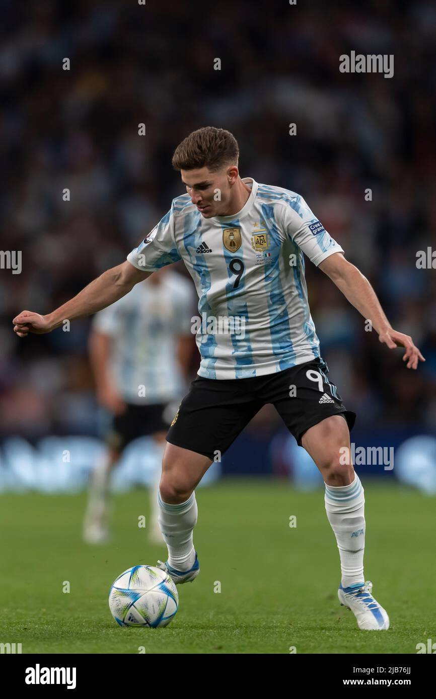 Julian Alvarez (Argentinien) während des UEFA Champions League-Spiels zwischen Italien 0-3 Argentinien im Wembley-Stadion am 1. Juni 2022 in London, England. Quelle: Maurizio Borsari/AFLO/Alamy Live News Stockfoto