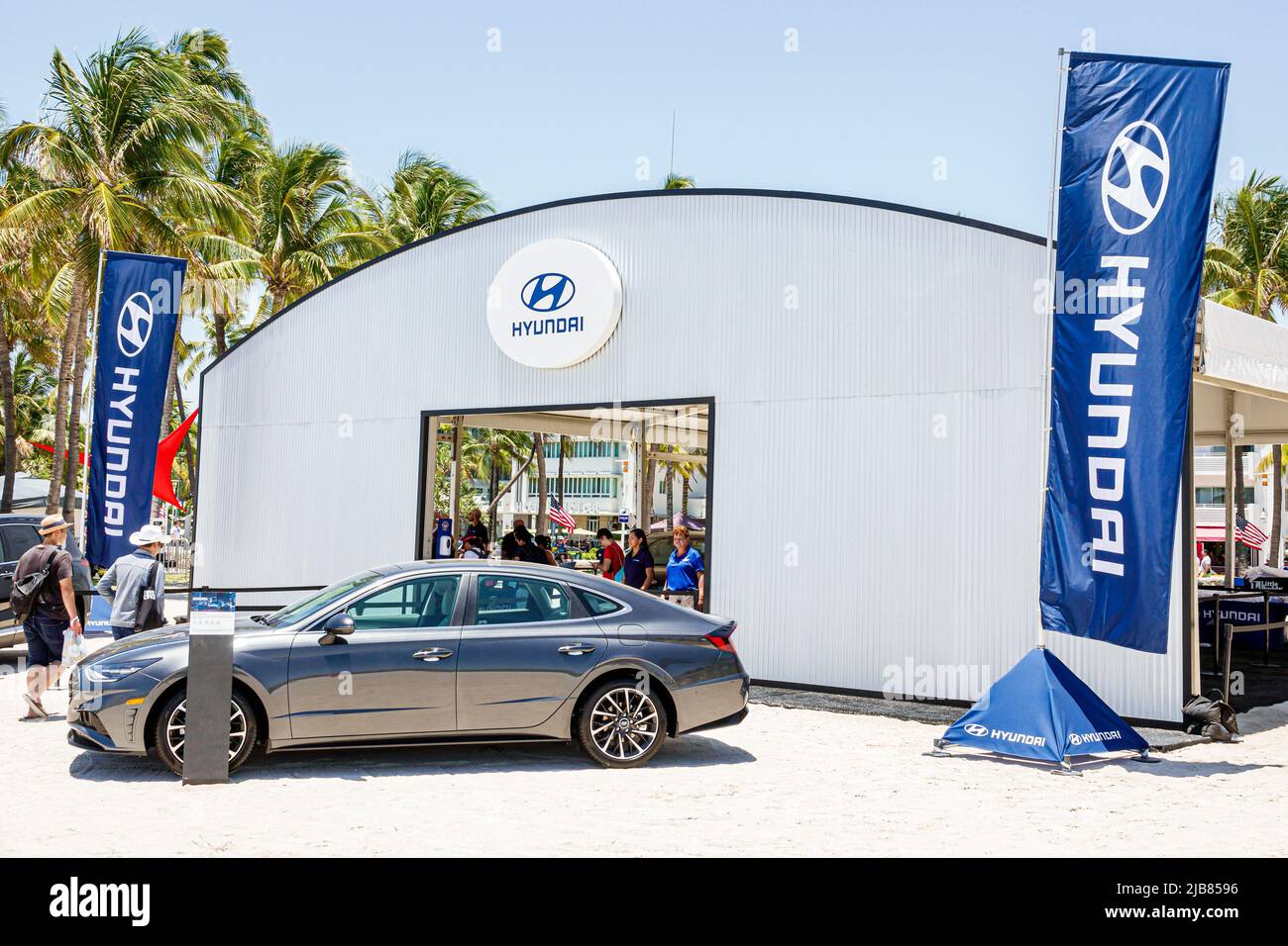 Miami Beach Florida, Hyundai Air & Sea Show Military Village Verkäufer, Aussteller Stände Stand Stände, Corporate Sponsor Förderung Stockfoto