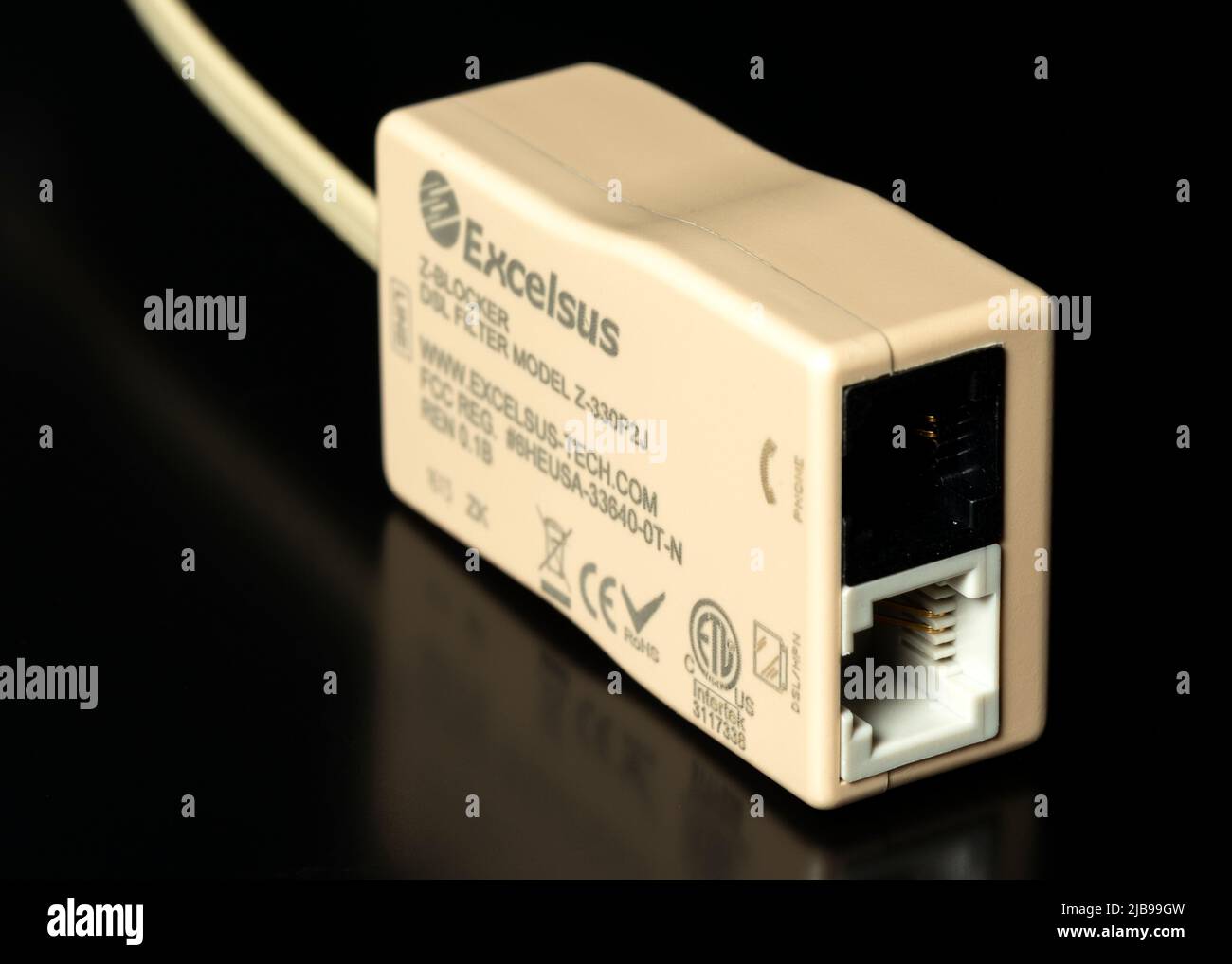 Excelsus Z-Blocker Z-330P2J Single-Line-DSL-Filter für Inline-Konnektivität zu Hause Stockfoto