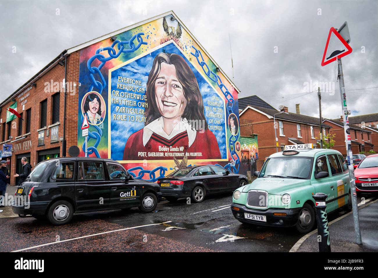 Belfast, United Kindom - 20. Mai 2022: Wandbild des Dichters und Revolutionärs Bobby Sands an der Wand eines Hauses im Shankhill-Viertel i Stockfoto