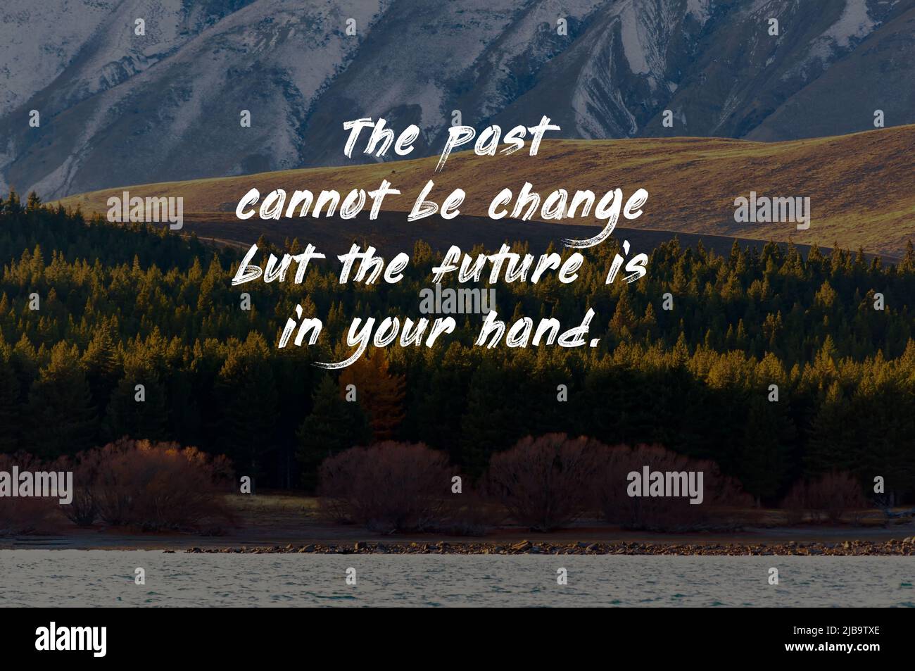 Motivierende und inspirierende Zitate - die Vergangenheit kann nicht verändert werden, aber die Zukunft liegt in Ihrer Hand. Stockfoto