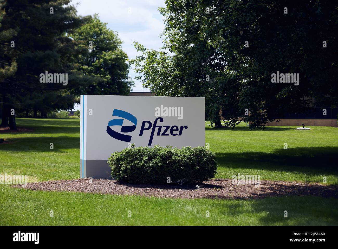 Madison, NJ, USA. 30. Mai 2022: Pfizer: Eines der weltweit führenden biopharmazeutischen Unternehmen. Pfizer Hauptsitz. Pharmaunternehmen. Stockfoto