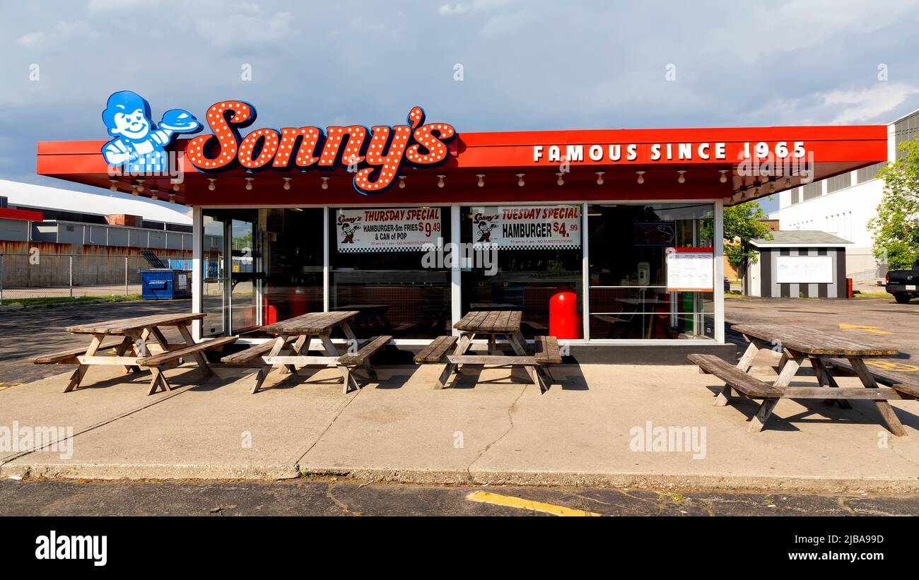 Altmodisches Hamburger- und französisches Bratrestaurant. Waterloo, Ontario, Kanada Stockfoto