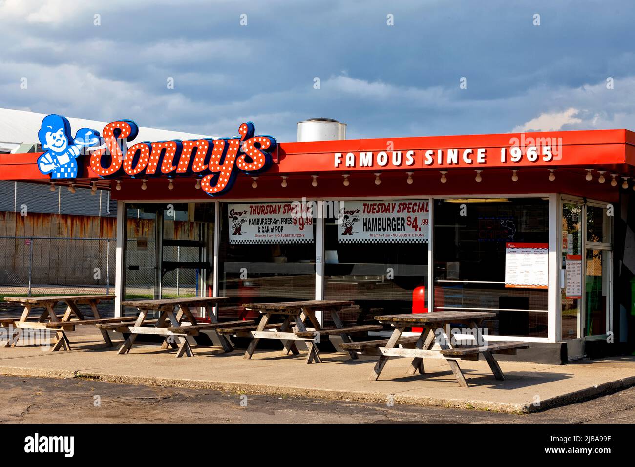 Altmodisches Hamburger- und französisches Bratrestaurant. Waterloo, Ontario, Kanada Stockfoto
