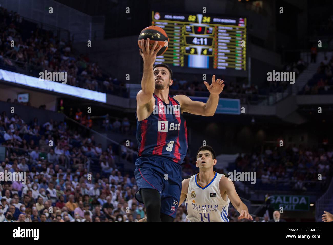 Madrid, Spanien. 04.. Juni 2022. Vanja Marinkovic während der Liga Endesa Playoff 2022 Halbfinalspiel 2 zwischen Real Madrid und Bitci Baskonia gefeiert im Wizink Center in Madrid (Spanien), 4. 2022. Juni. Real Madrid gewann 83 - 71 (Foto: Juan Carlos García Mate/Pacific Press) Quelle: Pacific Press Media Production Corp./Alamy Live News Stockfoto