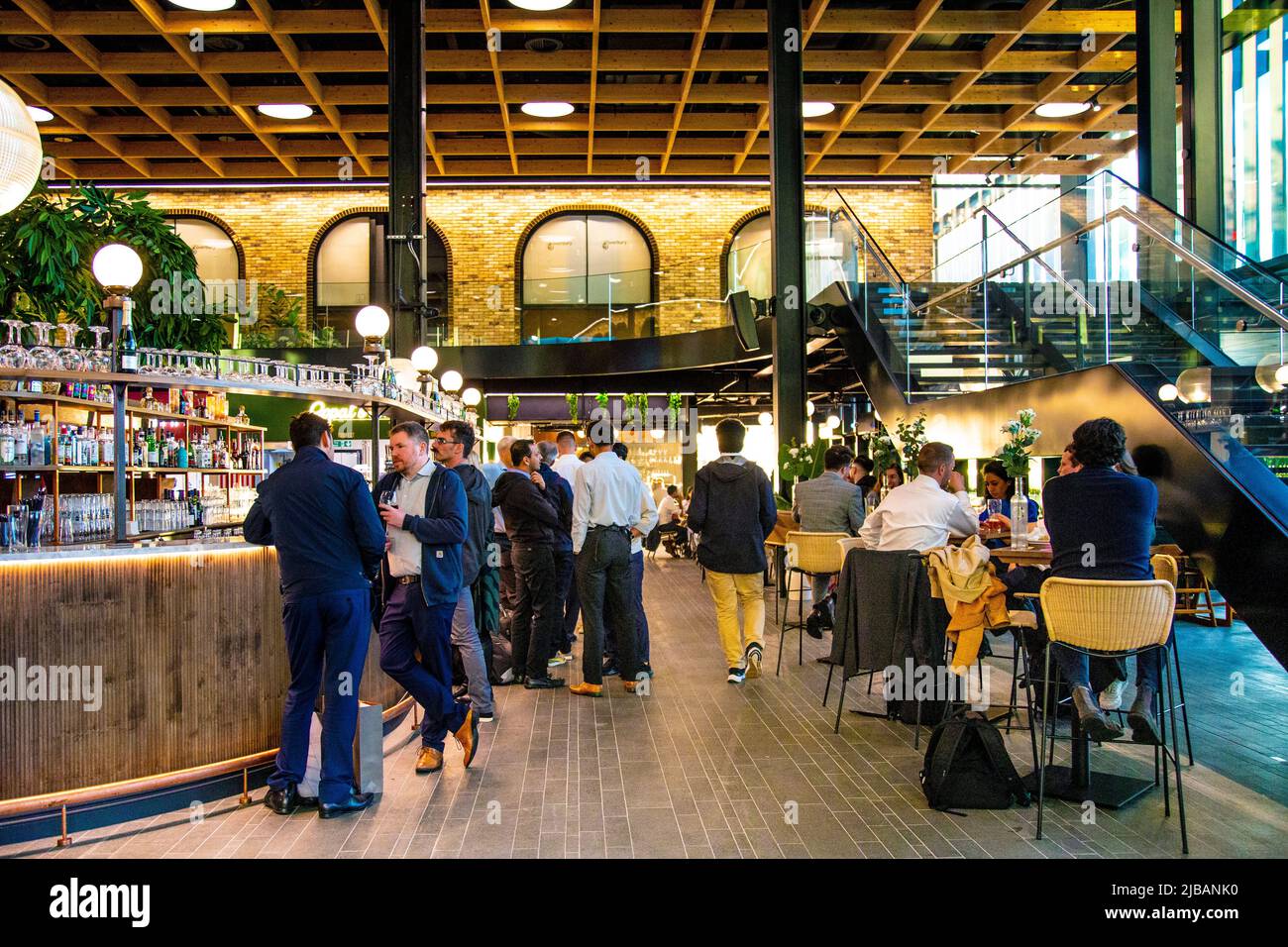 Innenraum des Cargo Markethall in Canary Wharf, London, Großbritannien Stockfoto