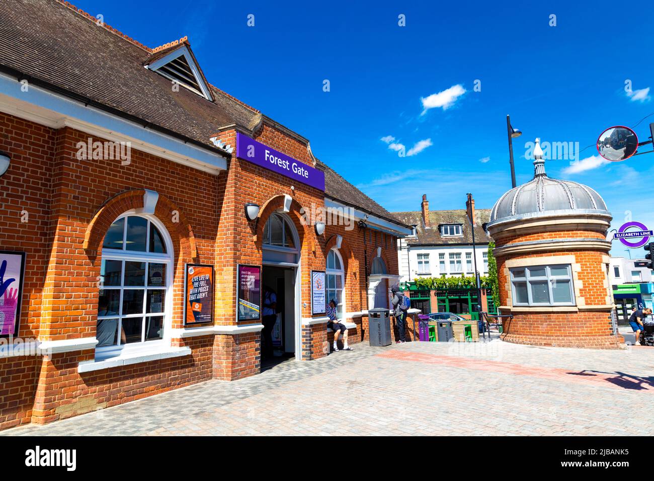 Außenansicht der Forest Gate Elizabeth Line Trail Station, Newham, London, Großbritannien Stockfoto