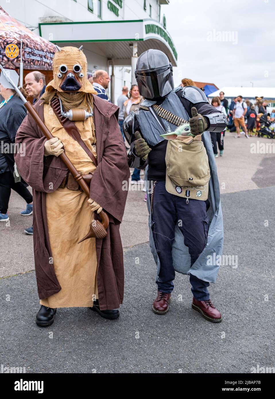 Great Yarmouth, Norfolk, Großbritannien – Juni 04 2022. Zwei Männer verkleideten sich im Cosplay als fiktive Figuren aus der Star Wars-Saga beim Comicon-Event 2022 Stockfoto