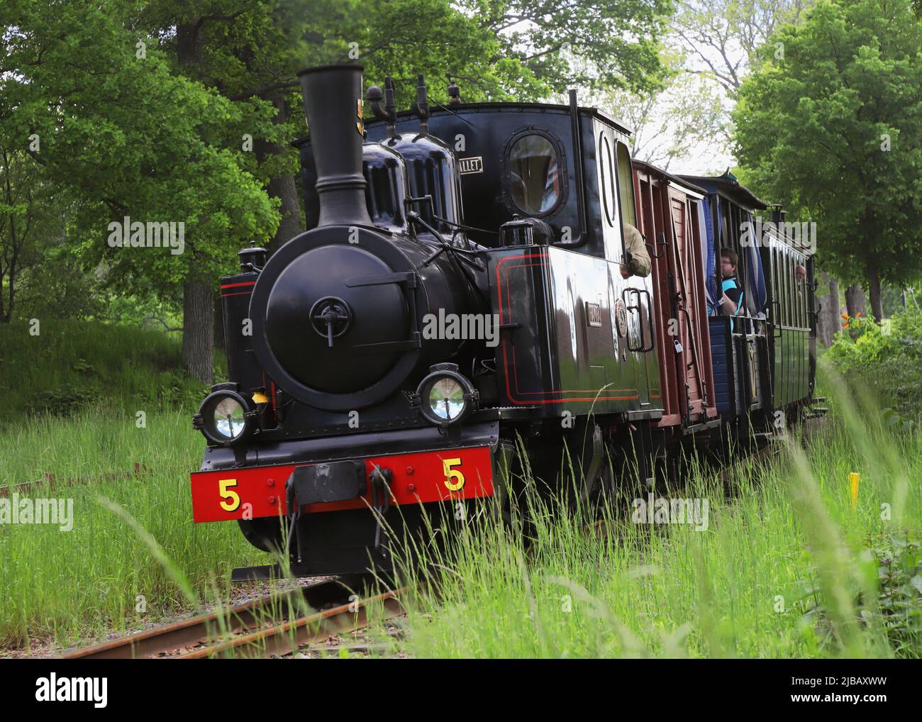 Mariefred, Schweden - 4. Juni 2022: Alter Harriw-Spurzug im Ostra Sodermanlands Railroad Museum. Stockfoto