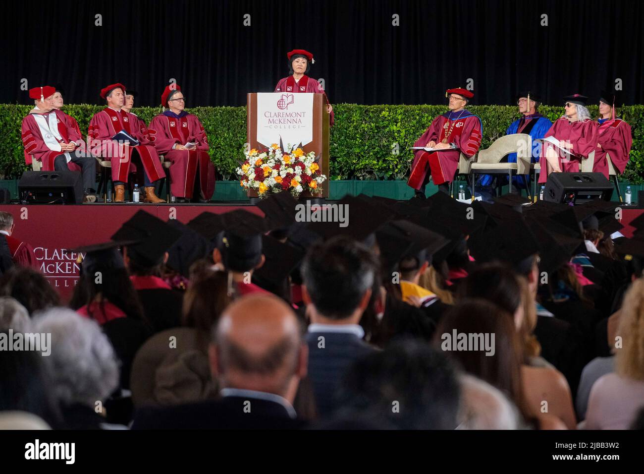 Claremont, Kalifornien, USA. 4.. Juni 2022. UNESCO-Botschafter Kim Phuc, bekannt als „Napalm Girl“, hält eine Rede während eines Eröffnungsgottesdienstes für die Klasse von 2022 auf dem Campus des Claremont McKenna College am 4. Juni 2022 in Claremont, Kalifornien. (Bild: © Ringo Chiu/ZUMA Press Wire) Stockfoto