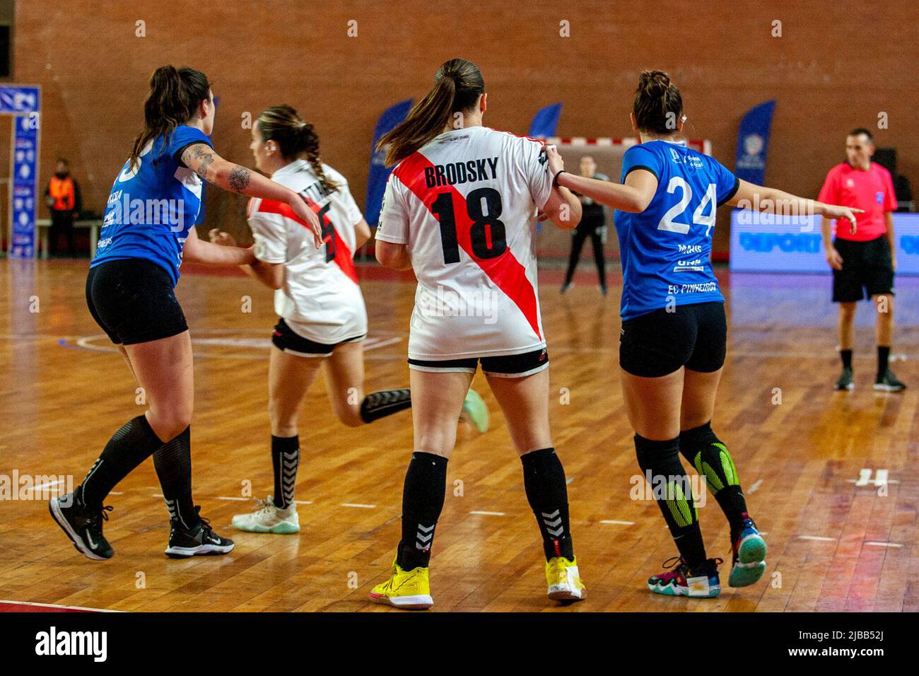 Argentinien. Juni 4, 2022. EC Pinheiros (BRA) Verteidigung bei Estadio sag Villa Ballester in Villa Ballester, Buenos Aires, Argentinien. Quelle: Fabian Lujan/ASN Media/Alamy Live News Stockfoto