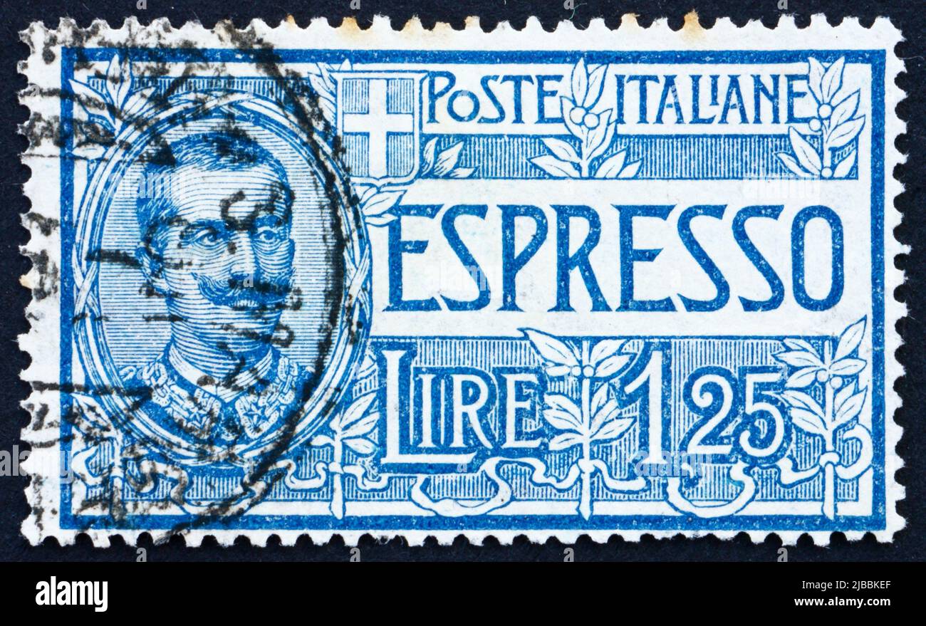ITALIEN - UM 1926: Eine in Italien gedruckte Briefmarke zeigt Victor Emmanuel III., König von Italien, 1900-1946, um 1926 Stockfoto
