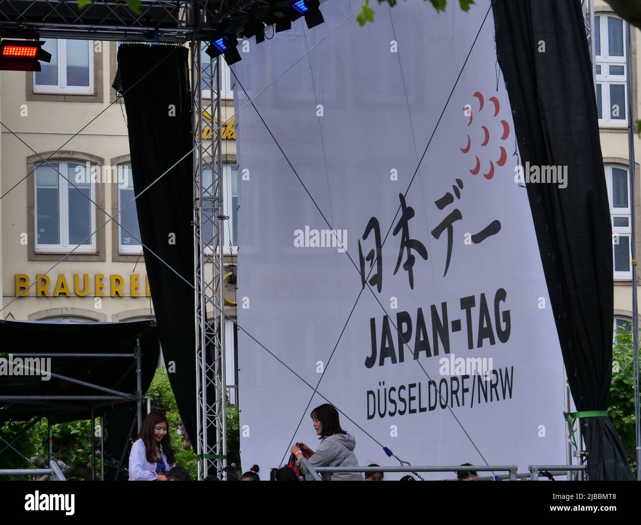 Deutschland, Düsseldorf, Düsseldorf, Rheinpromenade, Mai 21, 2022, 247 Uhr, Japan Day, Festival des japanischen Volkes, Begrüßungs- und Werbeplakat Stockfoto