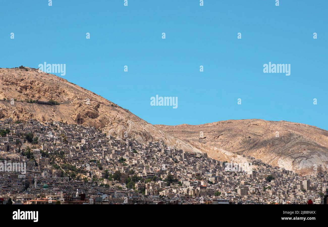 Skyline von Damaskus Stadt und Berg (Berg Qasioun) Stockfoto