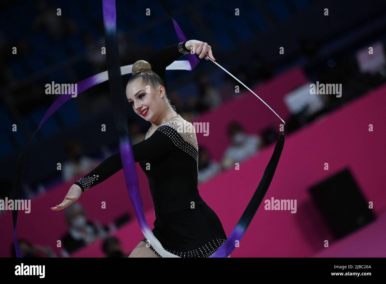 Kayla Rondi (RSA) während der rhythmischen Gymnastik FEIGE World Cup 2022, Gymnastik in Pesaro, Italien, Juni 03 2022 Stockfoto