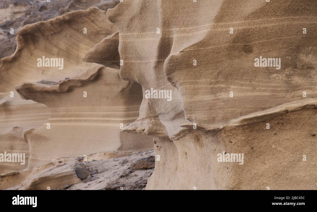 Gran Canaria, erstaunliche Sandsteinerosion Figuren in Schluchten auf Punta de las Arenas Kap auf dem westlichen Teil der Insel, auch Playa de Artena genannt Stockfoto