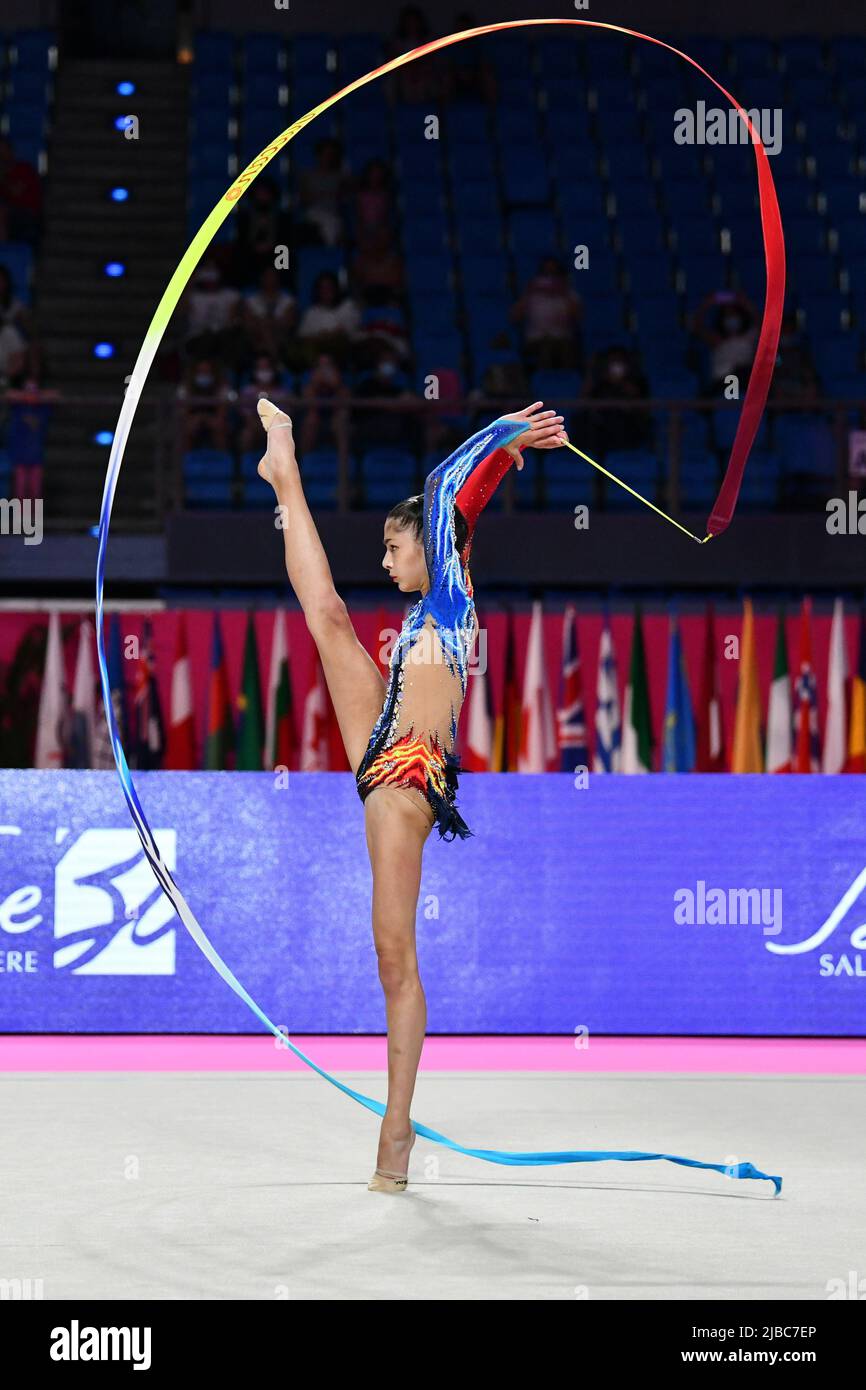 Sofia Rafaeli (ITA) während der rhythmischen Gymnastik FEIGE World Cup 2022, Gymnastik in Pesaro, Italien, Juni 03 2022 Stockfoto