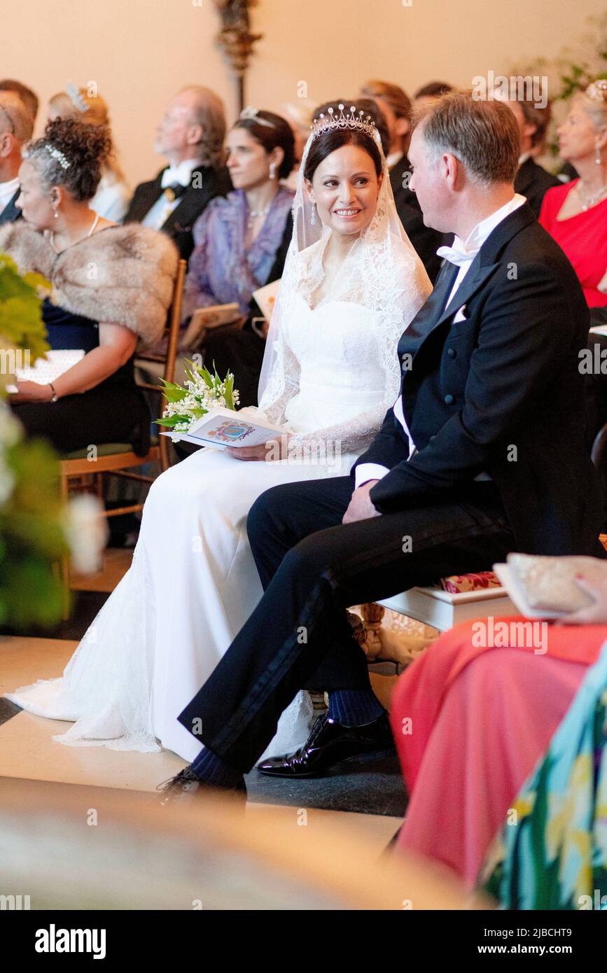 Bad Berleburg, Deutschland. 04.. Juni 2022. Die religiöse Hochzeit von Gustav Prinz zu Sayn-Wittgenstein-Berleburg und Carina Axelsson in der Evangelischen Schlosskirche in Bad Berleburg, am 04. Juni 2022 Sophia Noelle by weddingnovelle/Albert Nieboer/Netherlands OUT/Point de Vue OUT/dpa/Alamy Live News Stockfoto