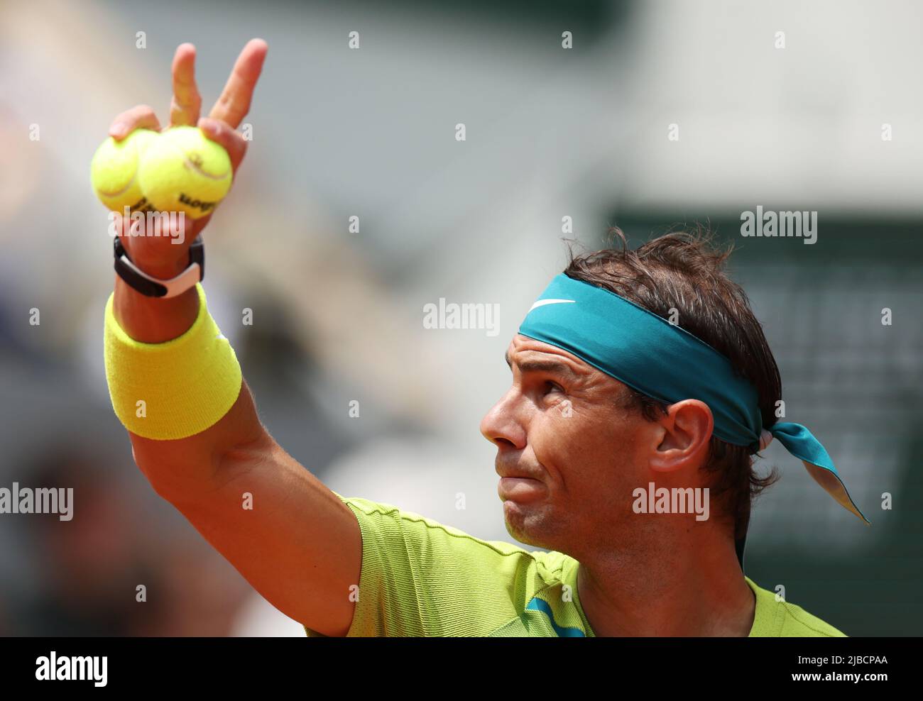 Paris, Frankreich. 5.. Juni 2022. Rafael Nadal aus Spanien reagiert beim Finale der Männer gegen Casper Ruud aus Norwegen beim French Open Tennisturnier in Roland Garros in Paris, Frankreich, am 5. Juni 2022. Kredit: Gao Jing/Xinhua/Alamy Live Nachrichten Stockfoto