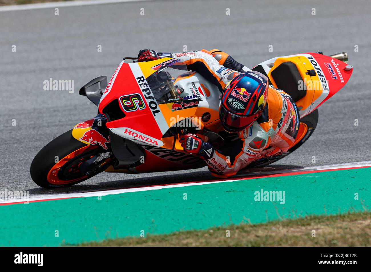 Barcelona, Spanien. 4.. Juni 2022. Stefan Bradl aus Deutschland vom Repsol Honda Team mit Honda während des MotoGP Gran Premii Monster Energy de Catalunya auf dem Circuit de Barcelona-Catalunya in Barcelona. (Bild: © David Ramirez/DAX via ZUMA Press Wire) Stockfoto