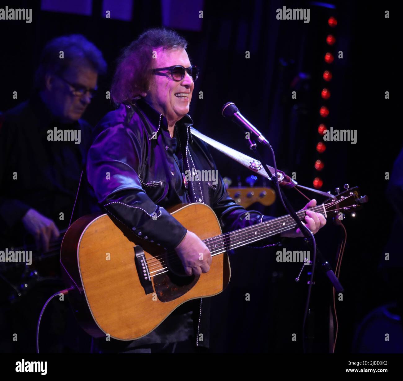 4. Juni 2022, New York, New York, USA: Sänger DON MCLEAN führt während seiner â €˜50. Jahrestag der amerikanischen Pieâ €™ Tour im Rathaus statt. (Bild: © Nancy Kaserman/ZUMA Press Wire) Stockfoto