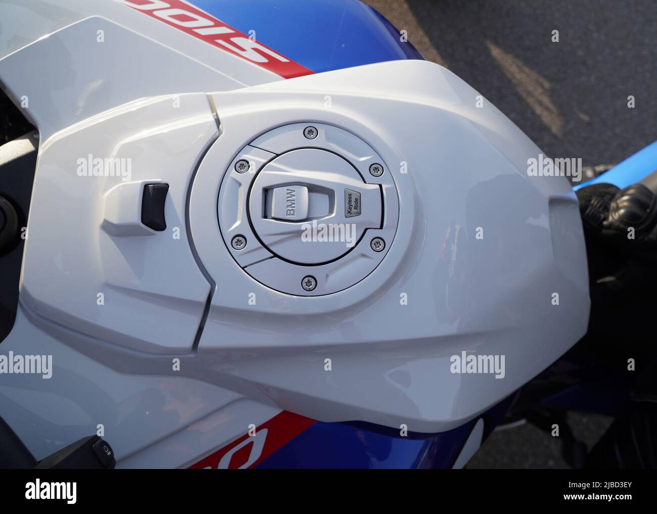 Motor bike fuel tank -Fotos und -Bildmaterial in hoher Auflösung – Alamy