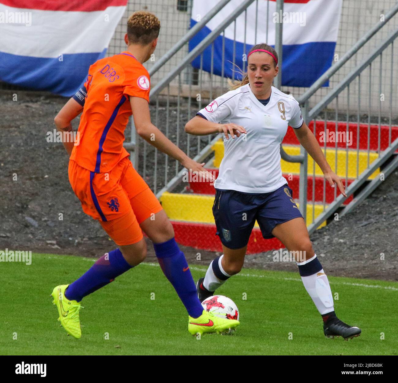 U-19-Fußball-Europameisterschaft der Frauen 2017/Finalturnier. 14. August 2017 Niederlande 3 Italien 3 im Shamrock Park Portadown. Italien Internationale Fußballspielerin der Frauen Gloria Marinelli Italien (9). Stockfoto