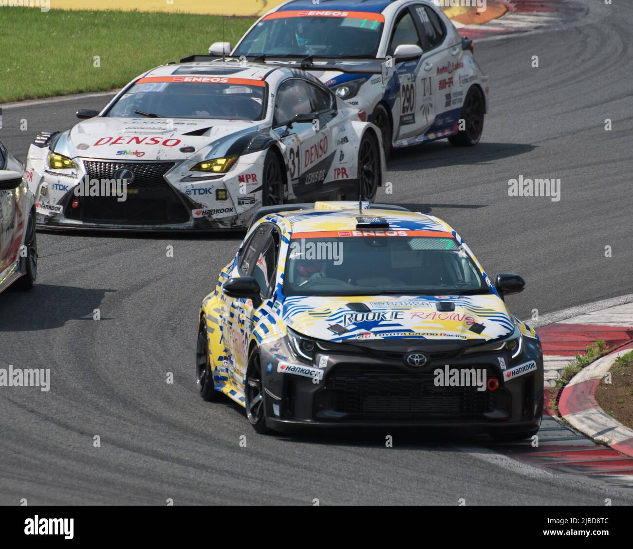 Oyama, Japan. 05.. Juni 2022. Das Wasserstoffmotorfahrzeug Toyota Corolla H2 Concept fährt während des „FUJI SUPER TEC 24 Hours Race“ in Oyama, Präfektur Shizuoka, Japan, am Sonntag, 5. Juni 2022, auf der Strecke. Foto von Keizo Mori/UPI Credit: UPI/Alamy Live News Stockfoto