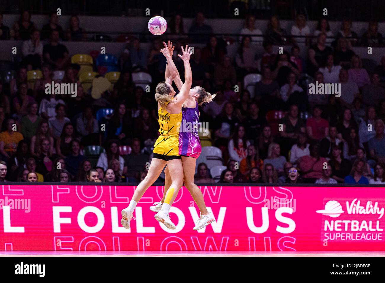 LONDON, Großbritannien. Jun 05, 2022. Während Vitality Netball - Grand Final zwischen Manchester Thunder gegen Loughborough Lightning in der Copper Box Arena am Sonntag, 05. Juni 2022 in LONDON ENGLAND. Kredit: Taka G Wu/Alamy Live Nachrichten Stockfoto