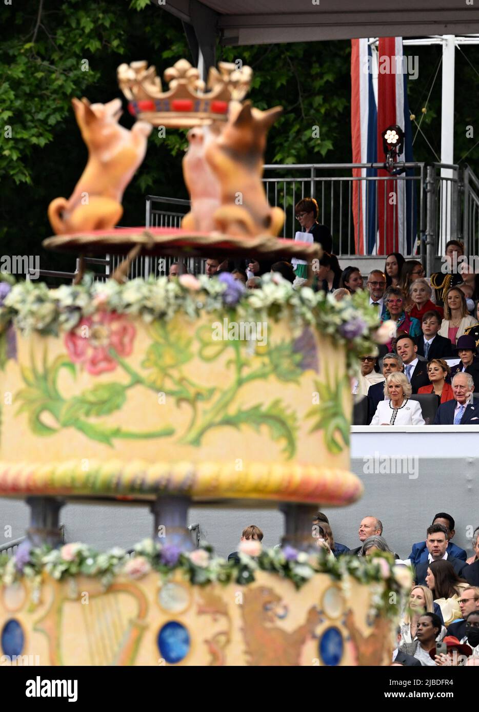 Teilnehmer des Platinum Jubilee Pageant vor dem Buckingham Palace, London, am vierten Tag der Platinum Jubilee Feiern für Queen Elizabeth II. Bilddatum: Sonntag, 5. Juni 2022. Stockfoto