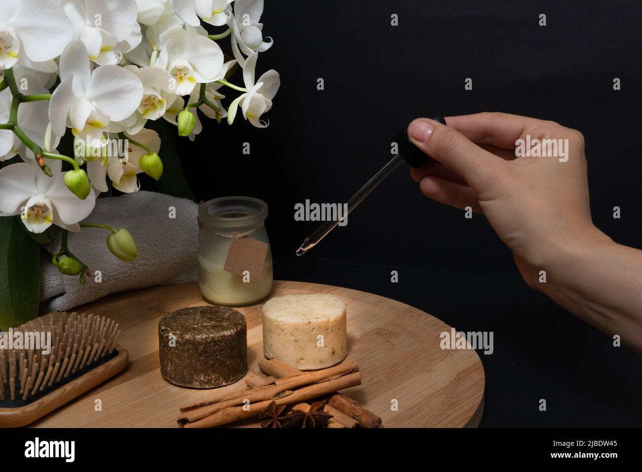 Feste Seife zu produzieren, um zur Rettung des Planeten beizutragen Stockfoto