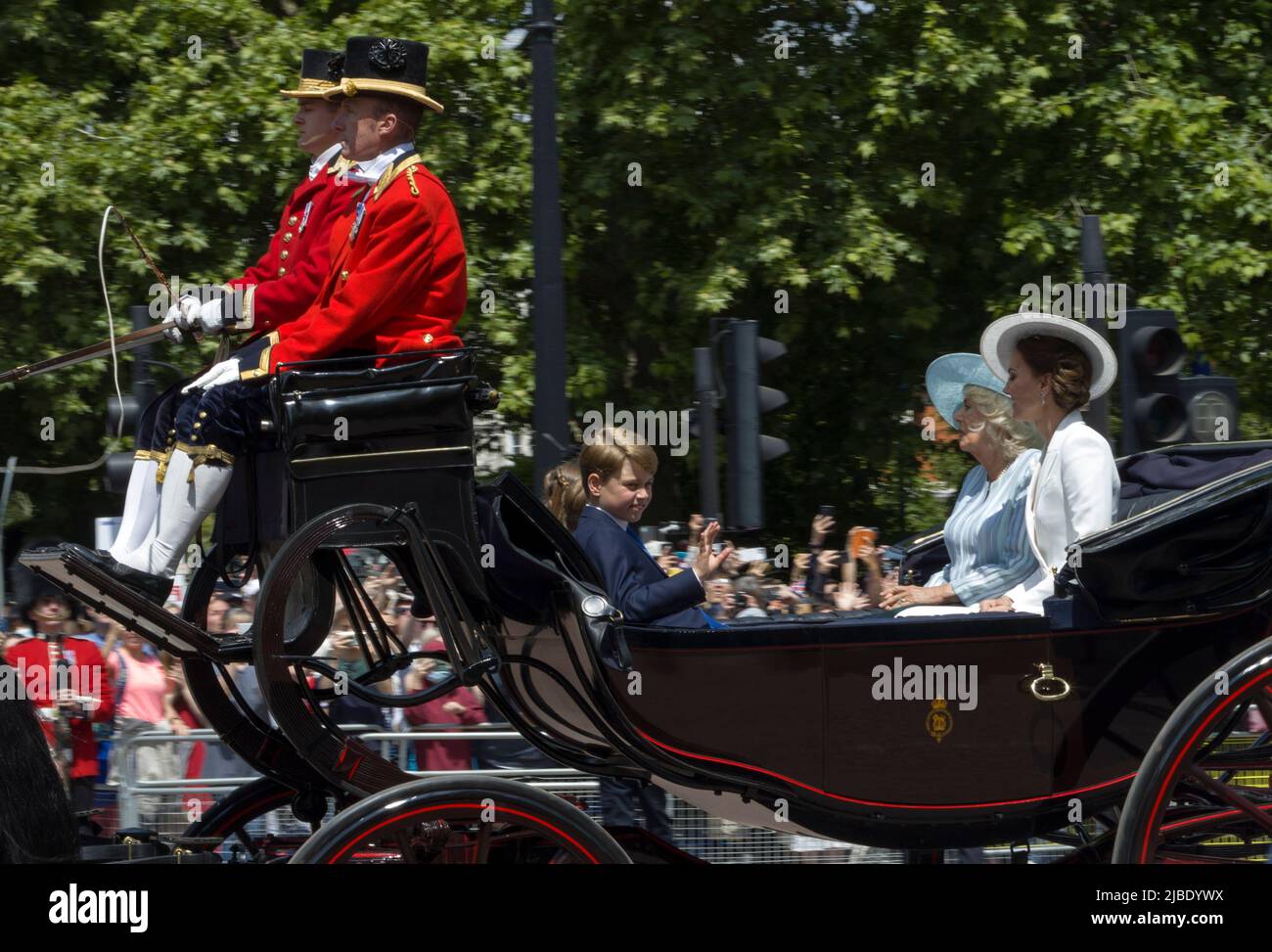Prinz George von Cambridge Catherine Middleton, Prinzessin von Wales, Camilla Parker Bowles, The Queen's Platinum Jubilee Trooping the Color Colour Mall Stockfoto