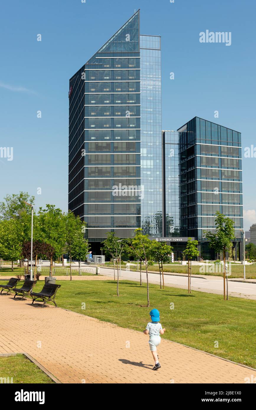 Synergy Tower neues Bürogebäude als Heimat von Bosch im Sofia Tech Park, Sofia, Bulgarien, Osteuropa, Balkan, EU Stockfoto