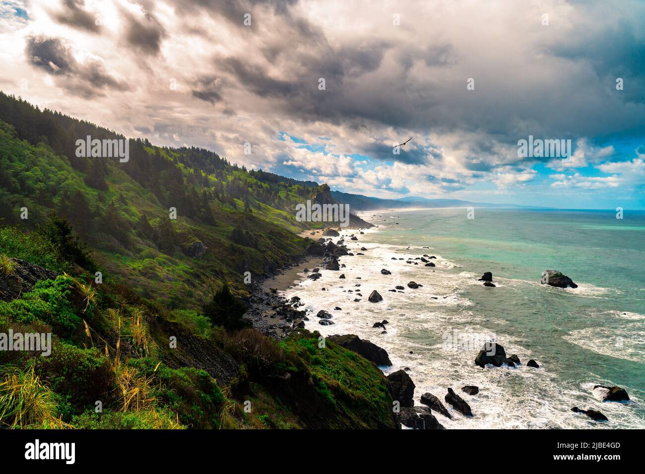 Kalifornische Küste an einem bewölkten Tag Stockfoto