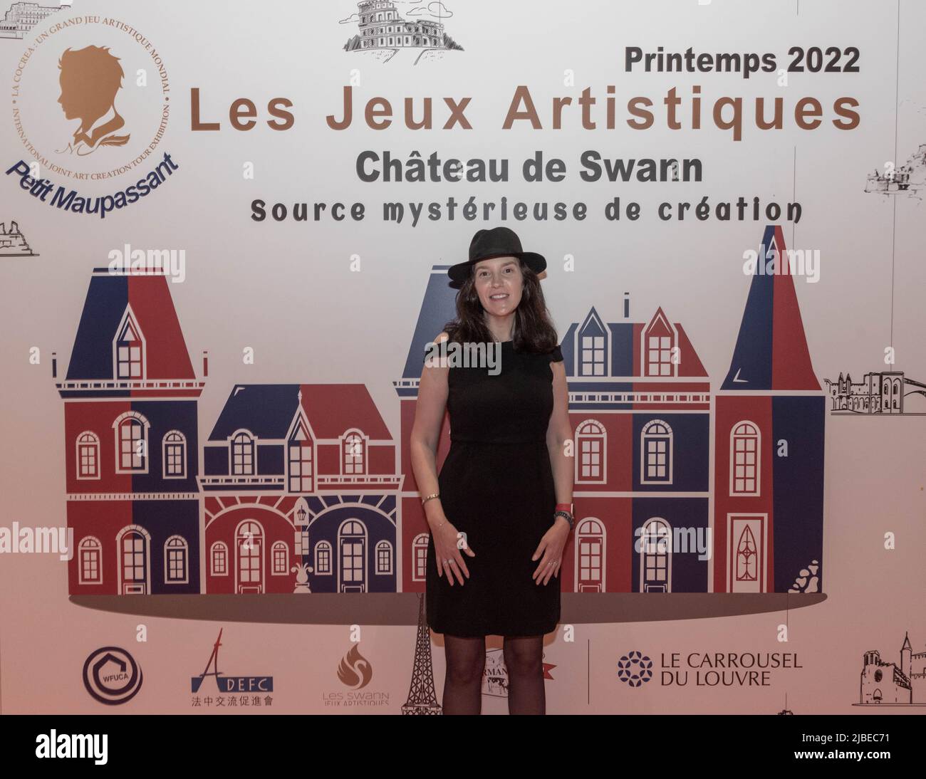 Paris : 'Jeux artistiques' au carrousel du Louvre, introduit par l'ambassadeur de Chine et organisé par Anath Tordjman-Compagnon. Stockfoto