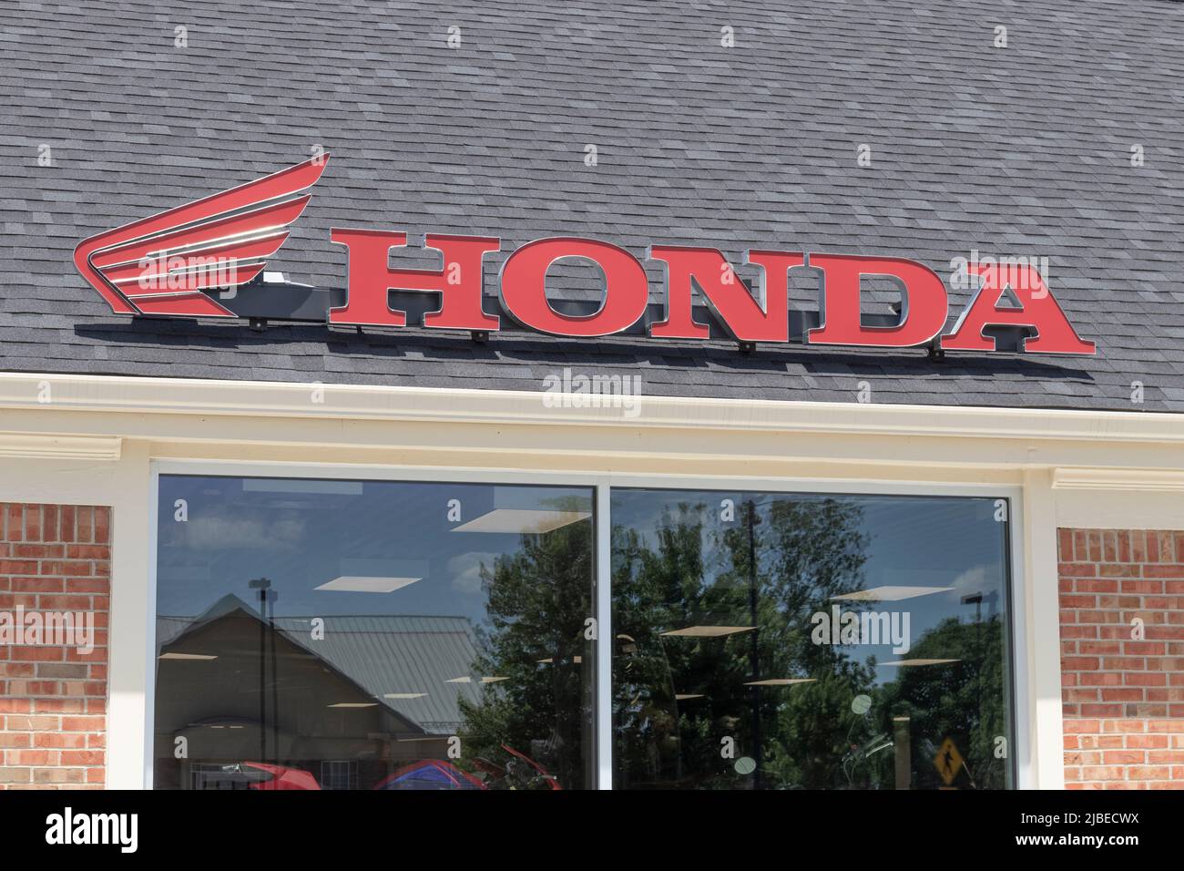 Indianapolis - ca. Juni 2022: Honda Motorradladen. Honda ist der größte Motorradhersteller in Japan. Stockfoto