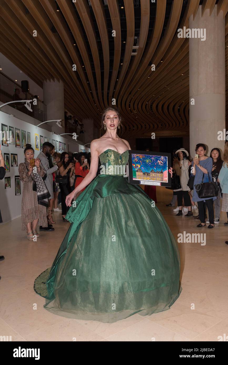 Paris : 'Jeux artistiques' au carrousel du Louvre, introduit par l'ambassadeur de Chine et organisé par Anath Tordjman-Compagnon. Stockfoto