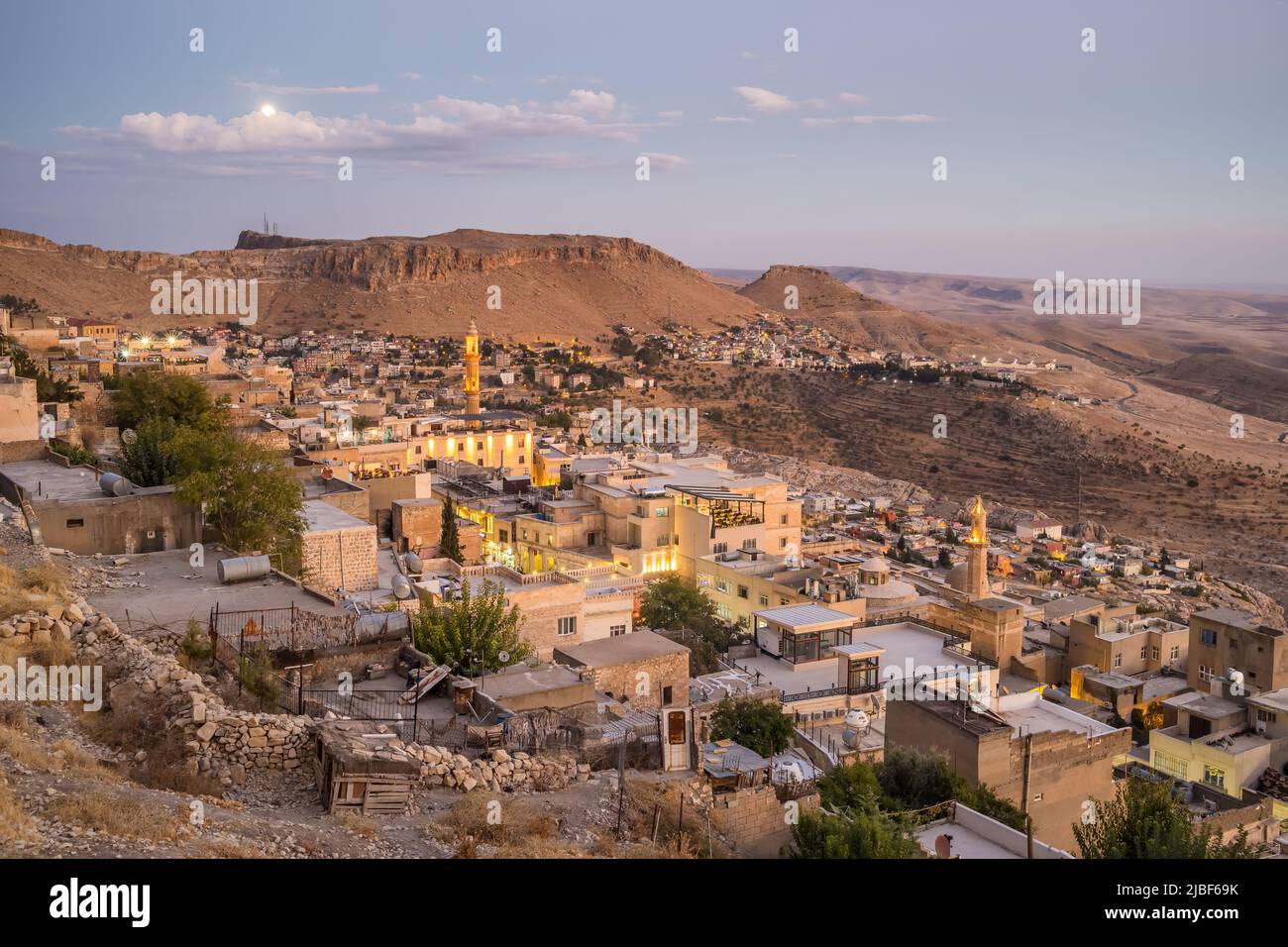 Mardin Altstadt Stadtbild bei Dämmerung, Osttürkei Stockfoto