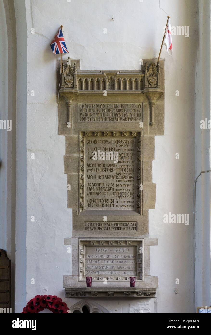 WW1 Gedenkstätte, Innere der Kirche St. Edmund im Dorf Maids Moreton, Buckinghamshire, Großbritannien; Stockfoto